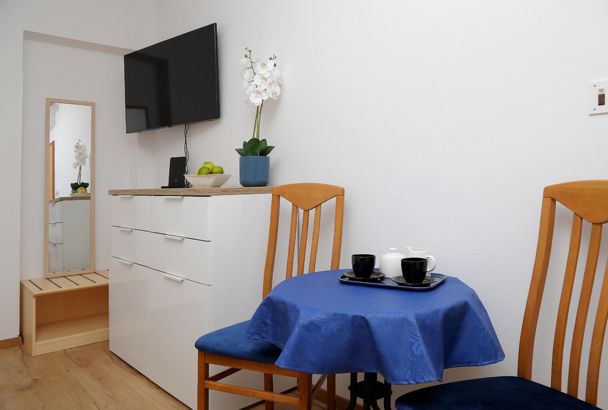 Apartmani Krmek Млини Екстериор снимка